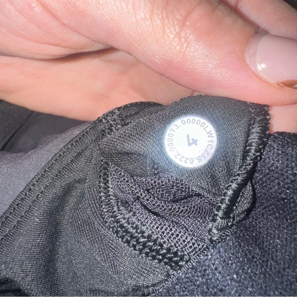 Lululemon Women's Black InStill Luxtreme Tank Top Size 4